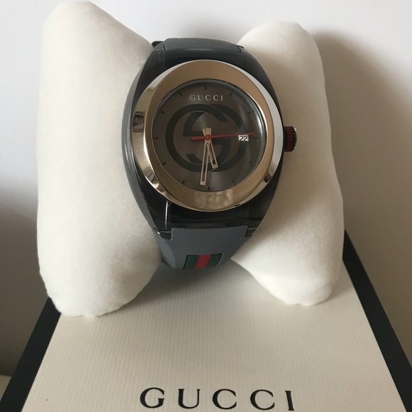 Gucci Watchs - Picture 3 of 5